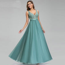 Load image into Gallery viewer, Women Plus Size Blue Bridesmaid Dresses V Neck Appliques Elegant Long Dress For Wedding Party Vestidos N2804