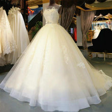 Load image into Gallery viewer, Princess Wedding Dresses Bridal Vintage Lace Up Long Train White/Ivory Vestido de Novia Customized Plus Size Gowns WF2607