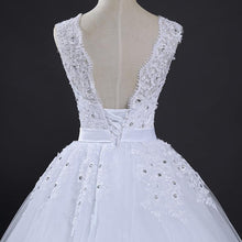 Load image into Gallery viewer, Sleeveless Ball Gown Wedding Dresses Bridal White Floral Lace Applique Mesh Tulle Long Train Chapel Bridal Gown Corset WF2613