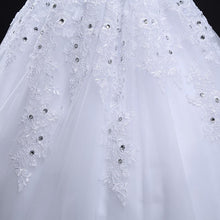 Load image into Gallery viewer, Sleeveless Ball Gown Wedding Dresses Bridal White Floral Lace Applique Mesh Tulle Long Train Chapel Bridal Gown Corset WF2613