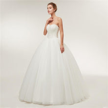 Load image into Gallery viewer, Women Wedding Dresses Bridal Ball Gown Light Ivory Lace Beading Appliques Luxury Sexy Bridal Gowns WF2616