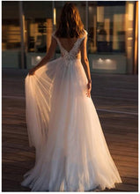Load image into Gallery viewer, Women Wedding Dresses Bridal Beach Backless Floor Length Ivory Lace Top Bridal Gown Train Wedding Gowns WN2619